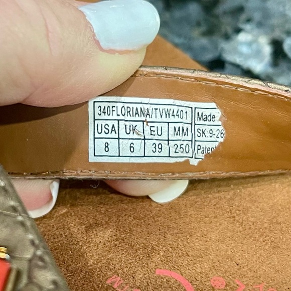 Vionic Floriana Bronze and Croc Orthotic Sandals with Coral/Bronze Studs Size 8 - Picture 7 of 8